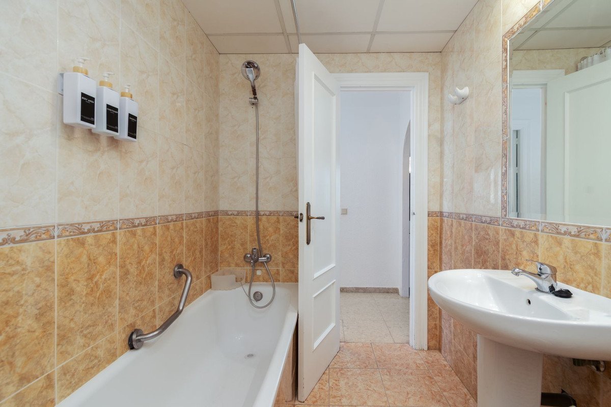 1 Bed Middle Floor Apartment in Fuengirola