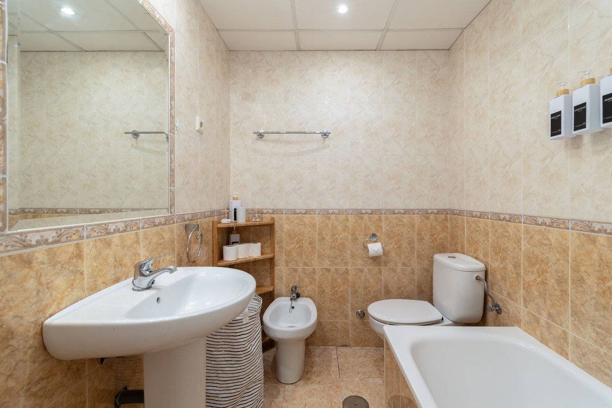 1 Bed Middle Floor Apartment in Fuengirola