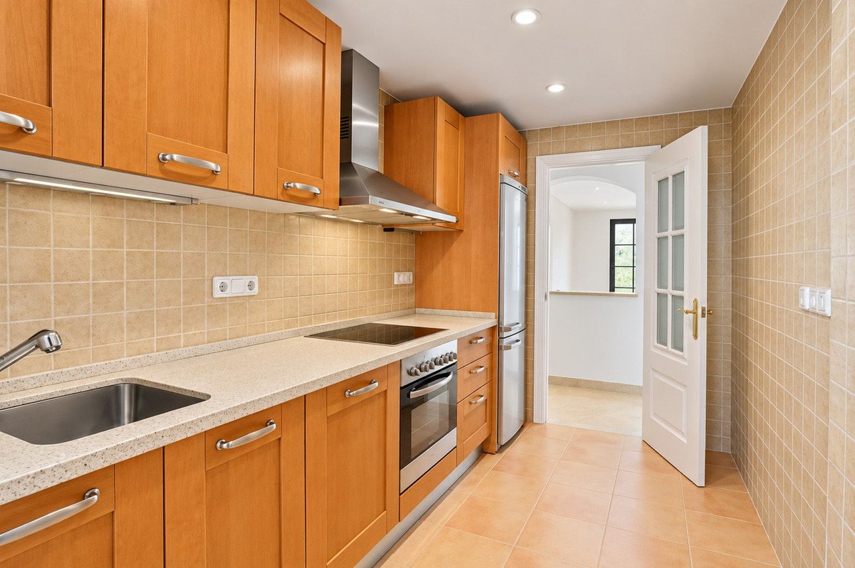 3 Bed Middle Floor Apartment in Los Arqueros