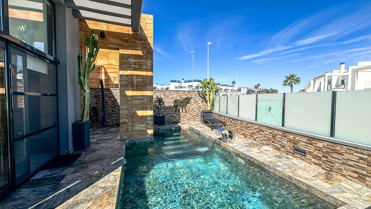 3 Bed Detached Villa in Lomas de Cabo Roig
