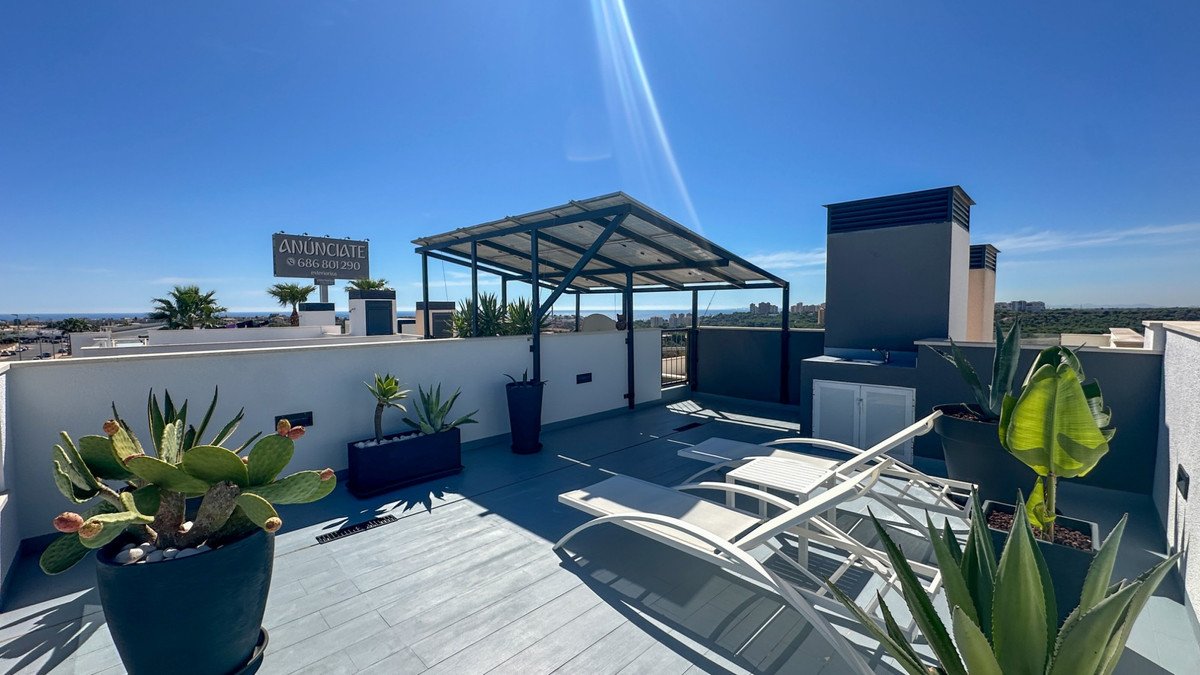 3 Bed Detached Villa in Lomas de Cabo Roig
