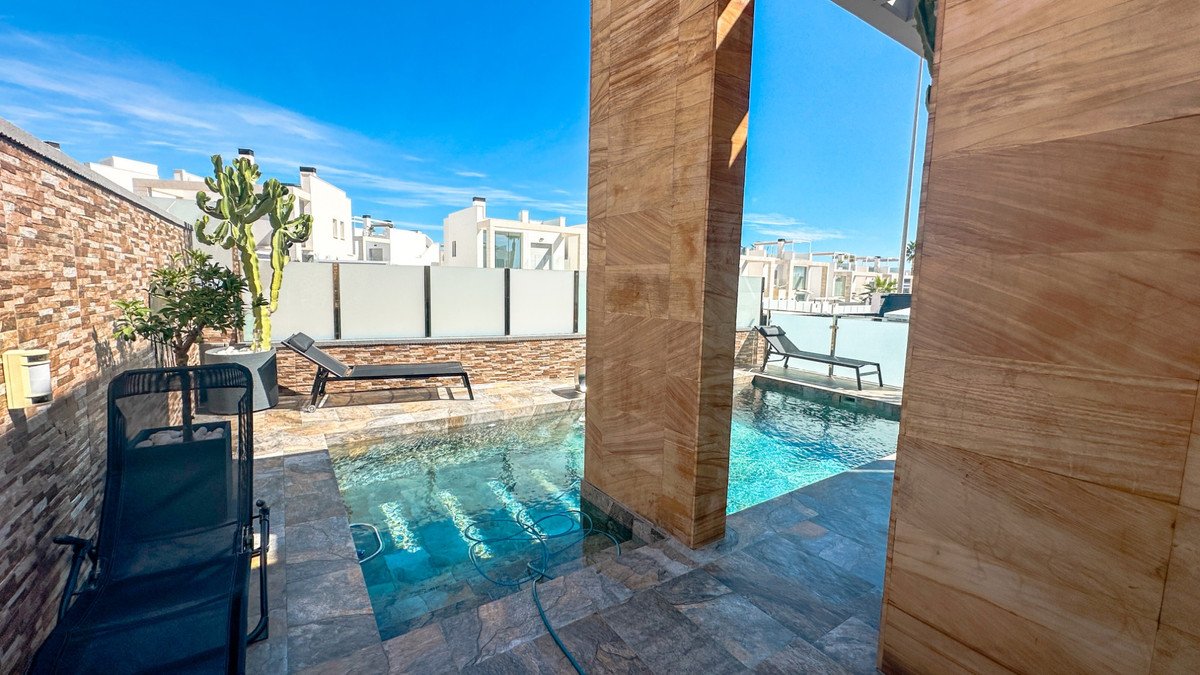 3 Bed Detached Villa in Lomas de Cabo Roig