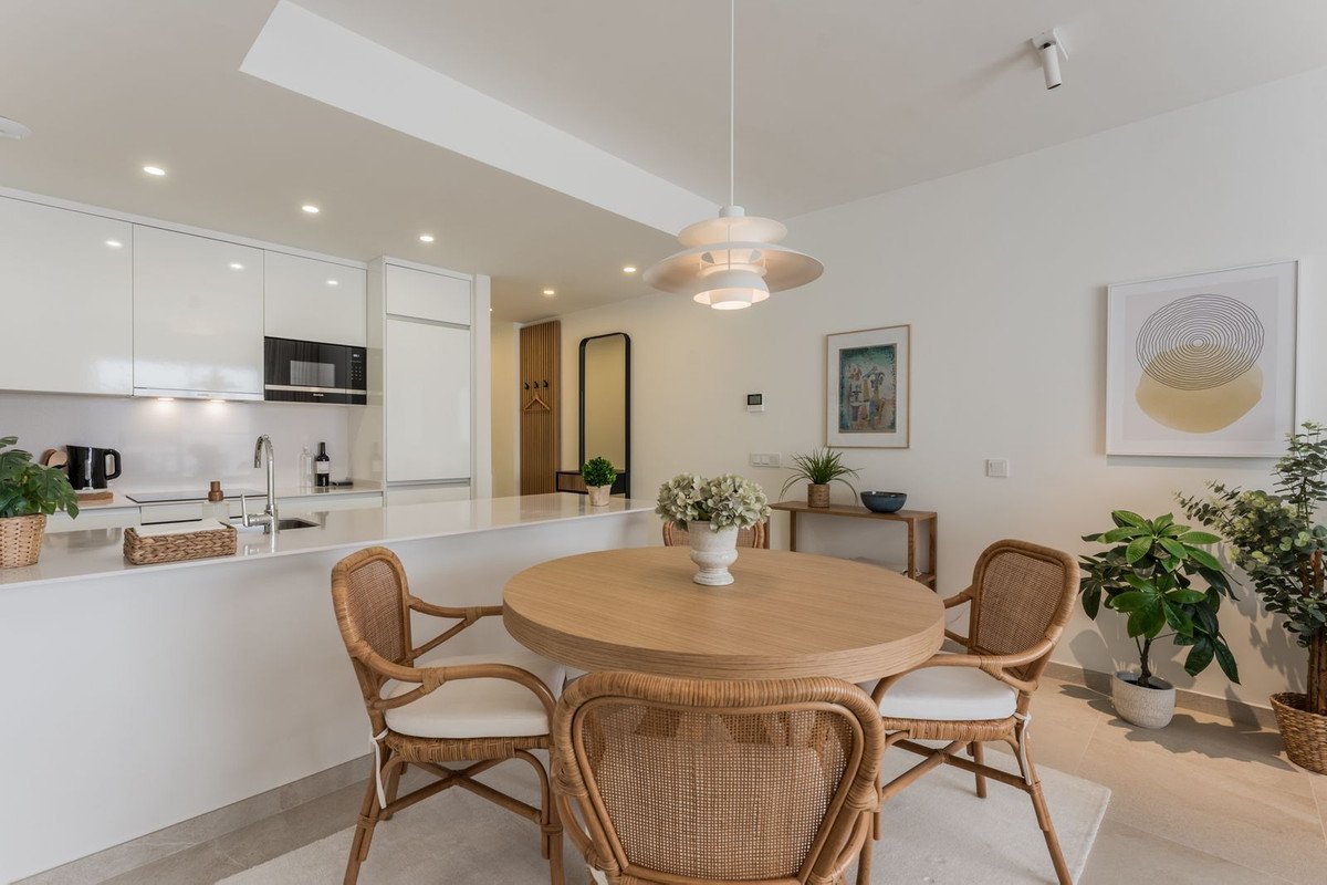 2 Bed Top Floor Apartment in Estepona