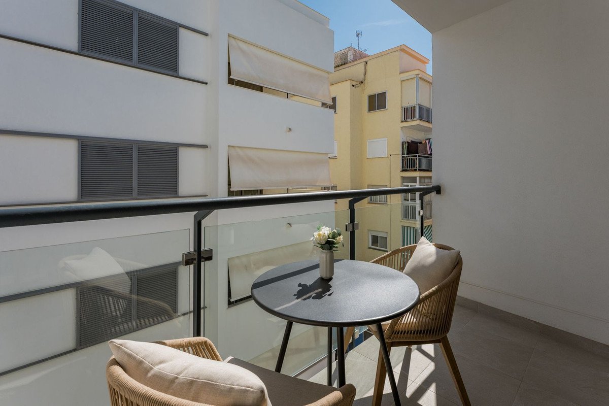 2 Bed Top Floor Apartment in Estepona