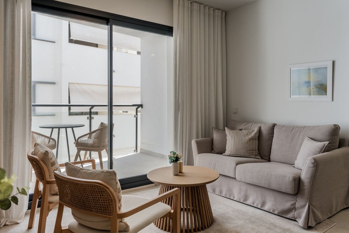 2 Bed Top Floor Apartment in Estepona