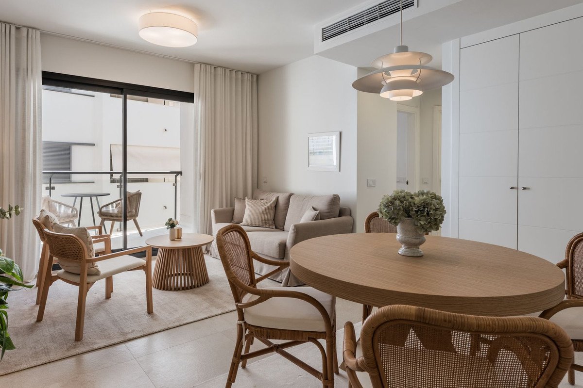 2 Bed Top Floor Apartment in Estepona