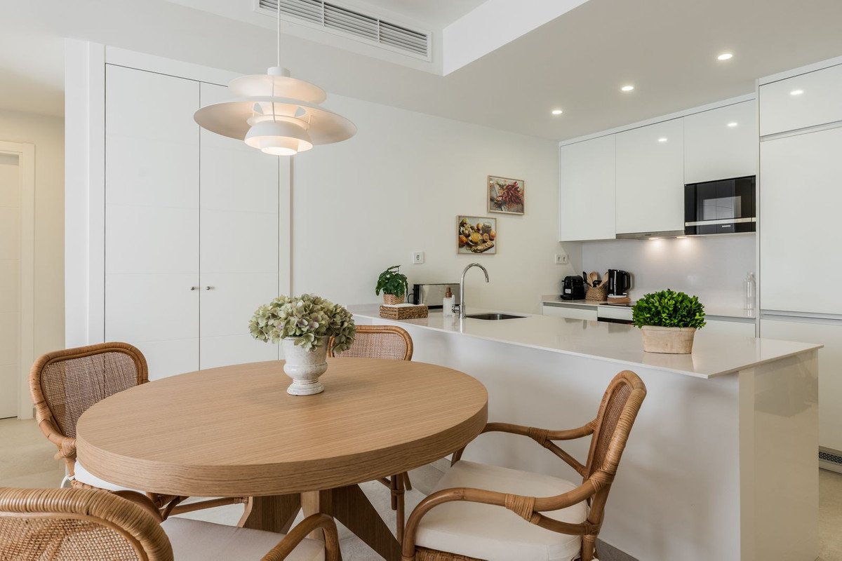 2 Bed Top Floor Apartment in Estepona