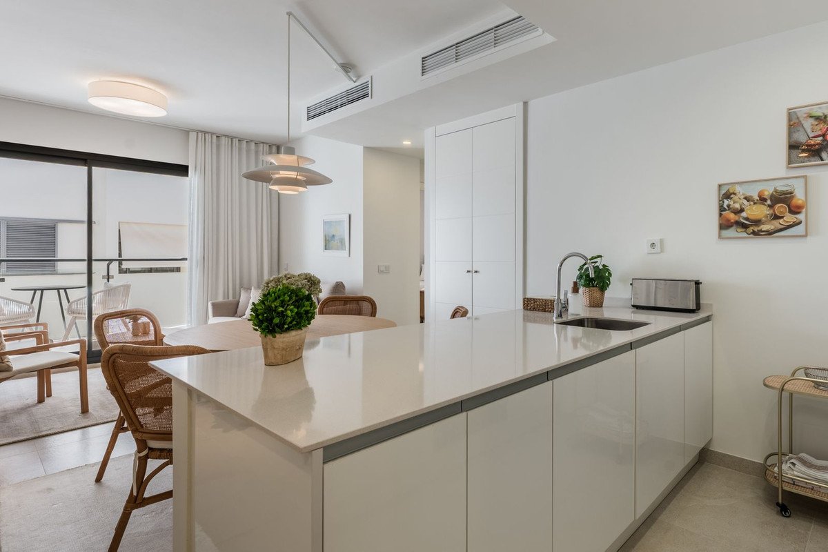 2 Bed Top Floor Apartment in Estepona