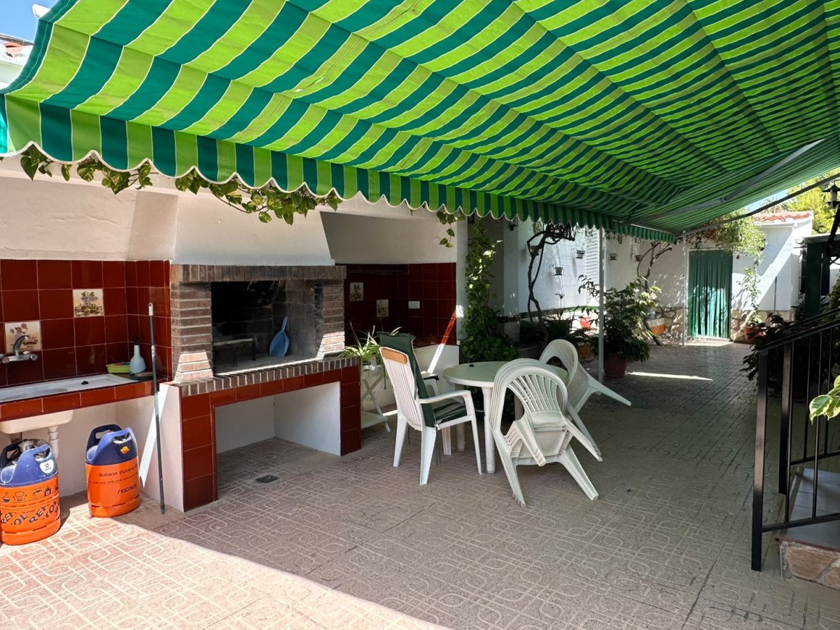 3 Bed Detached Villa in Mutxamel