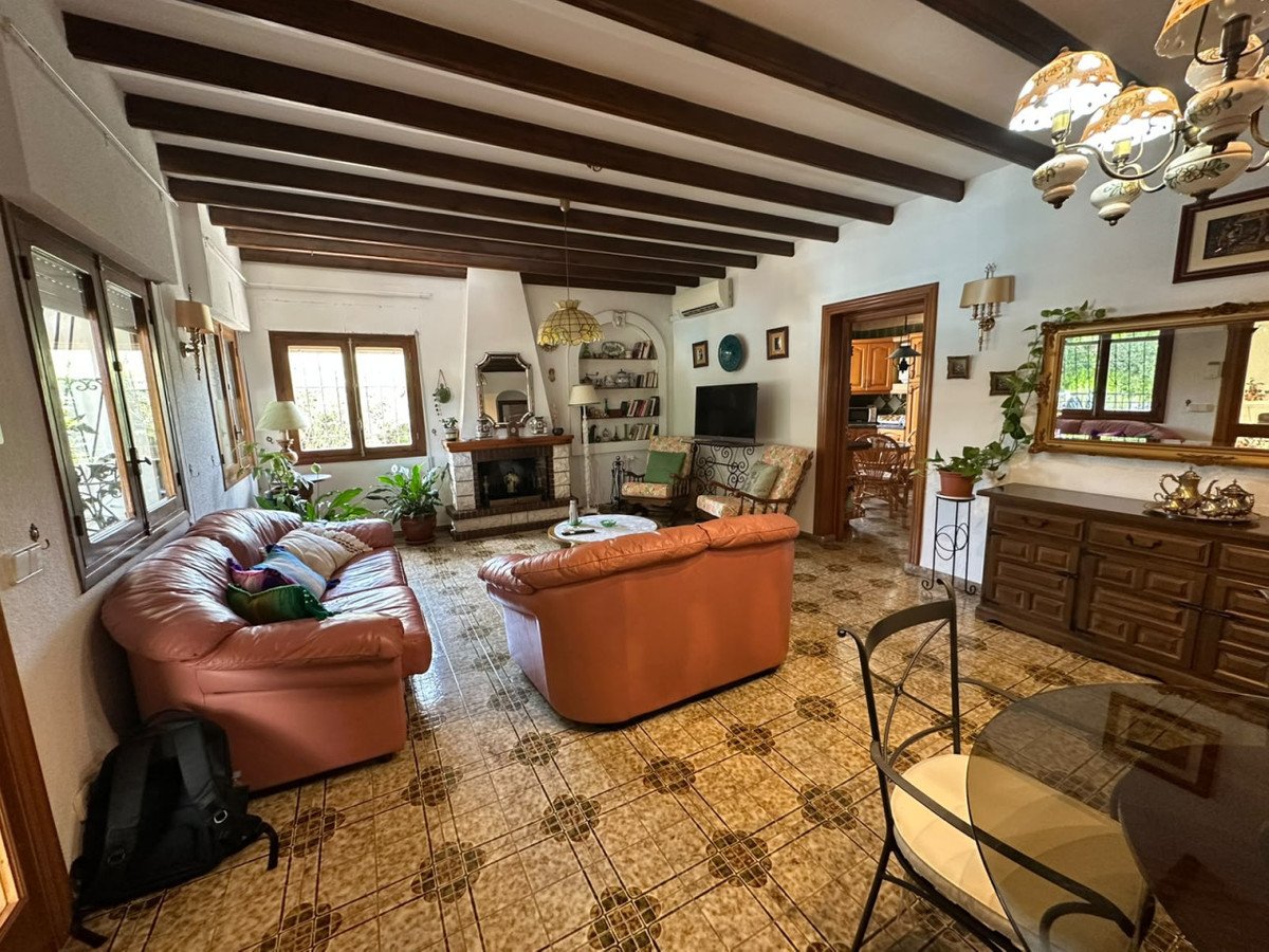 3 Bed Detached Villa in Mutxamel