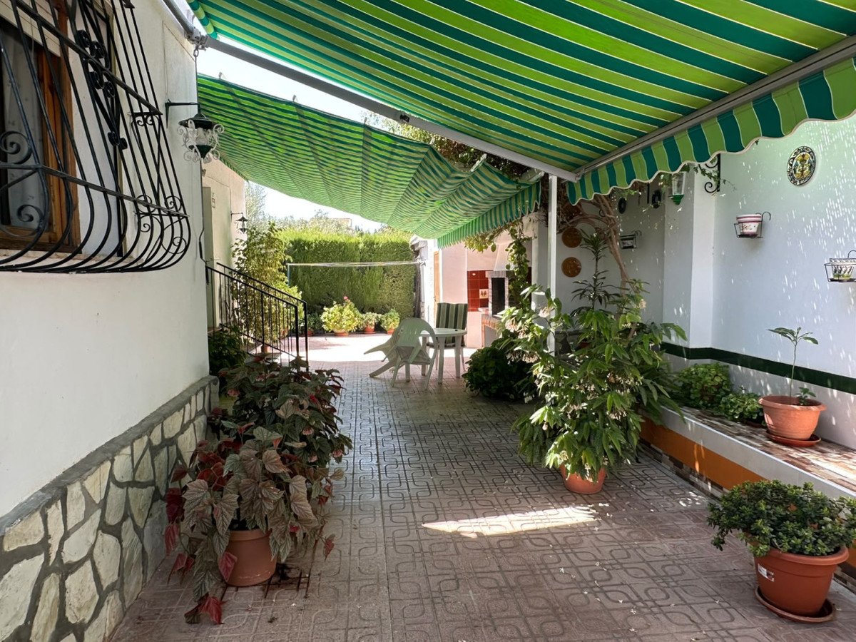 3 Bed Detached Villa in Mutxamel