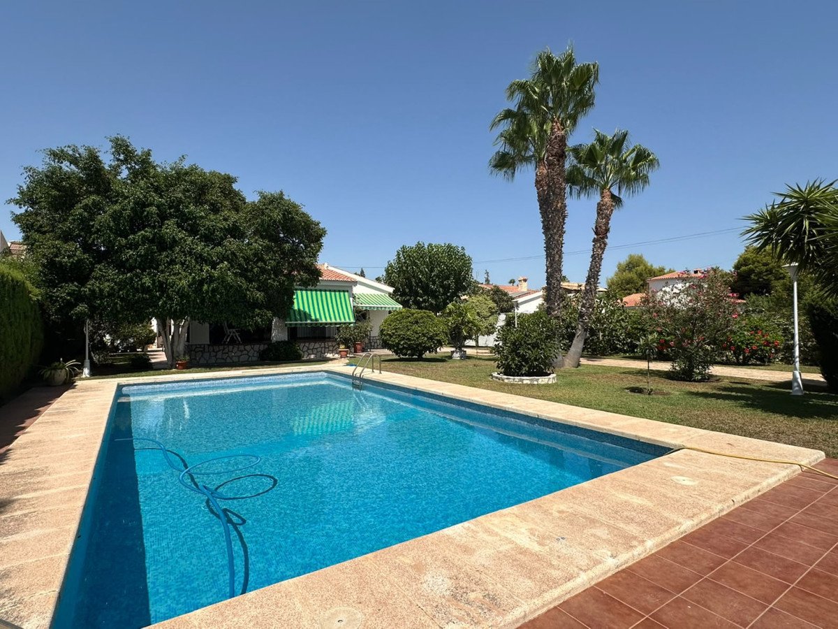 3 Bed Detached Villa in Mutxamel