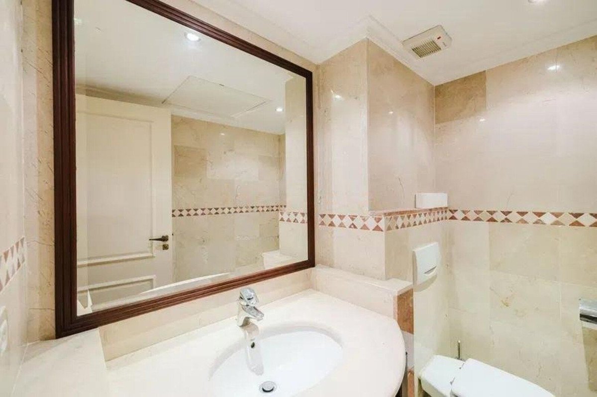 2 Bed Middle Floor Apartment in Estepona