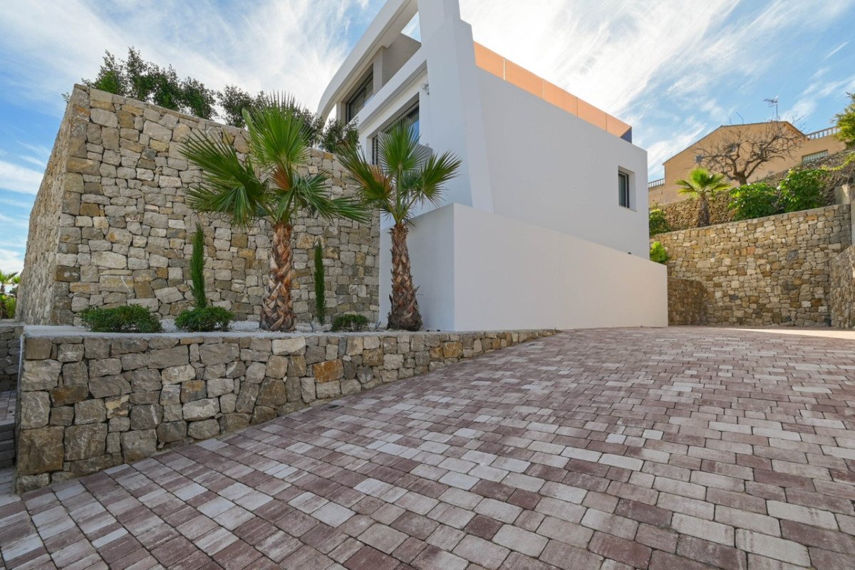 4 Bed Detached Villa in La Fustera