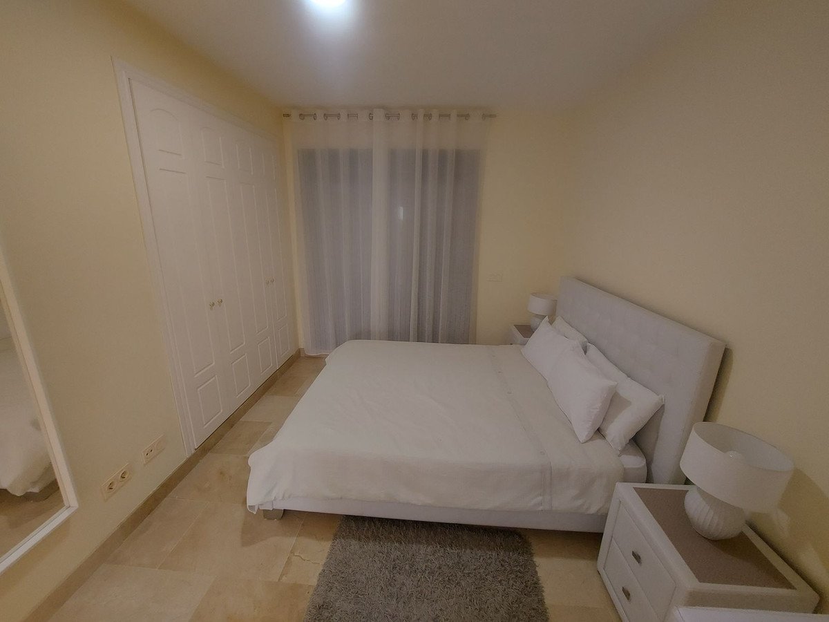 2 Bed Penthouse in La Duquesa