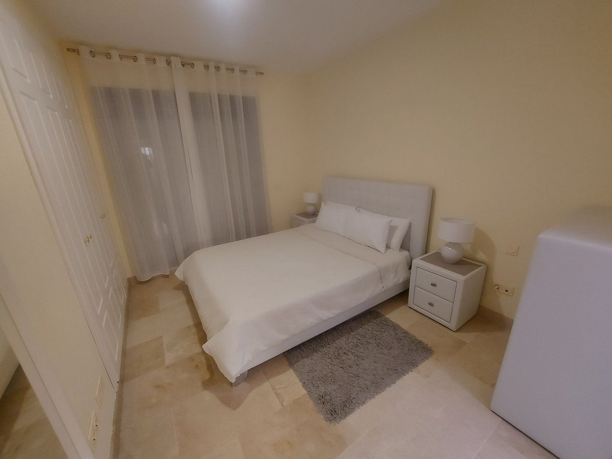 2 Bed Penthouse in La Duquesa