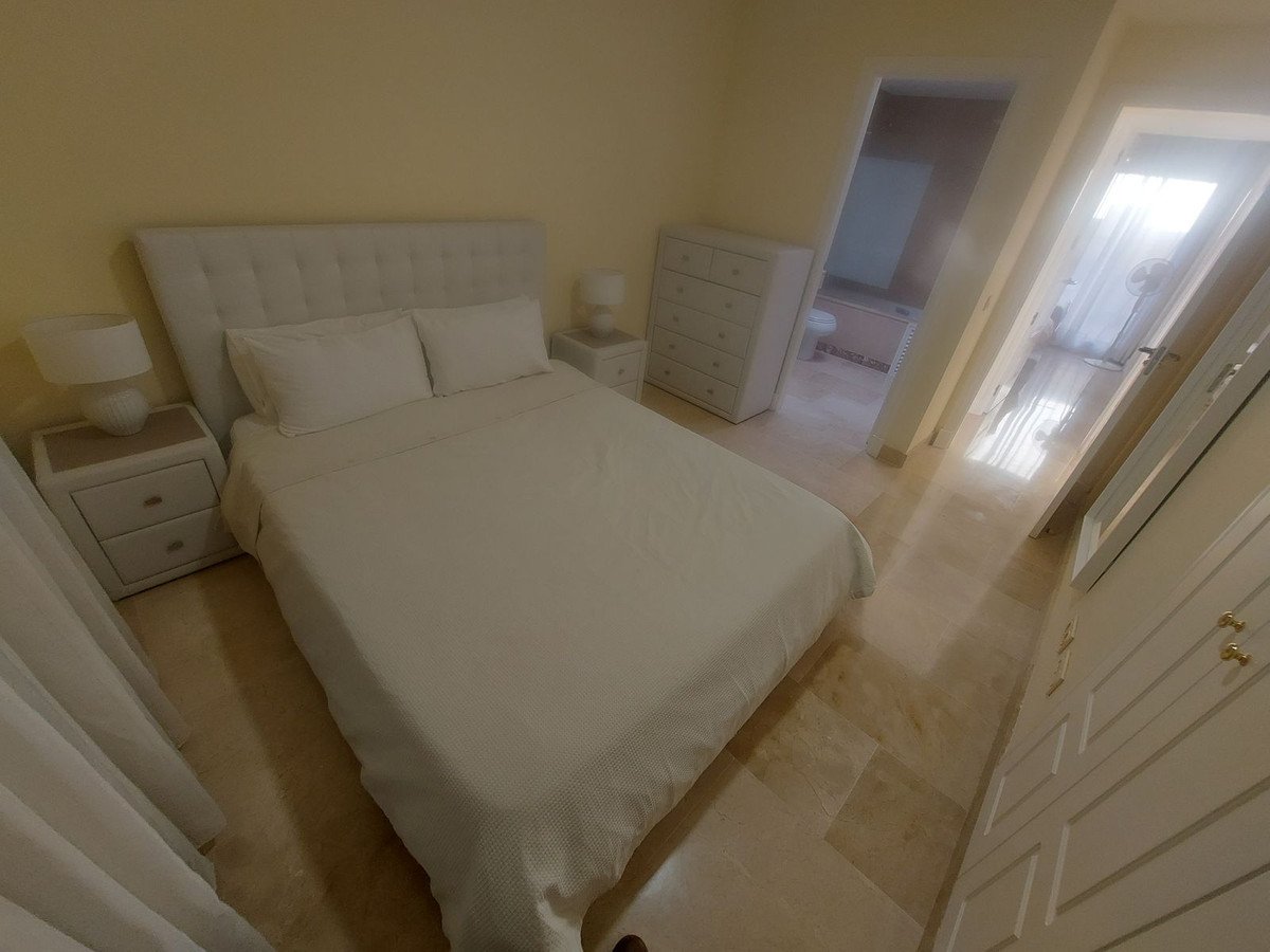 2 Bed Penthouse in La Duquesa