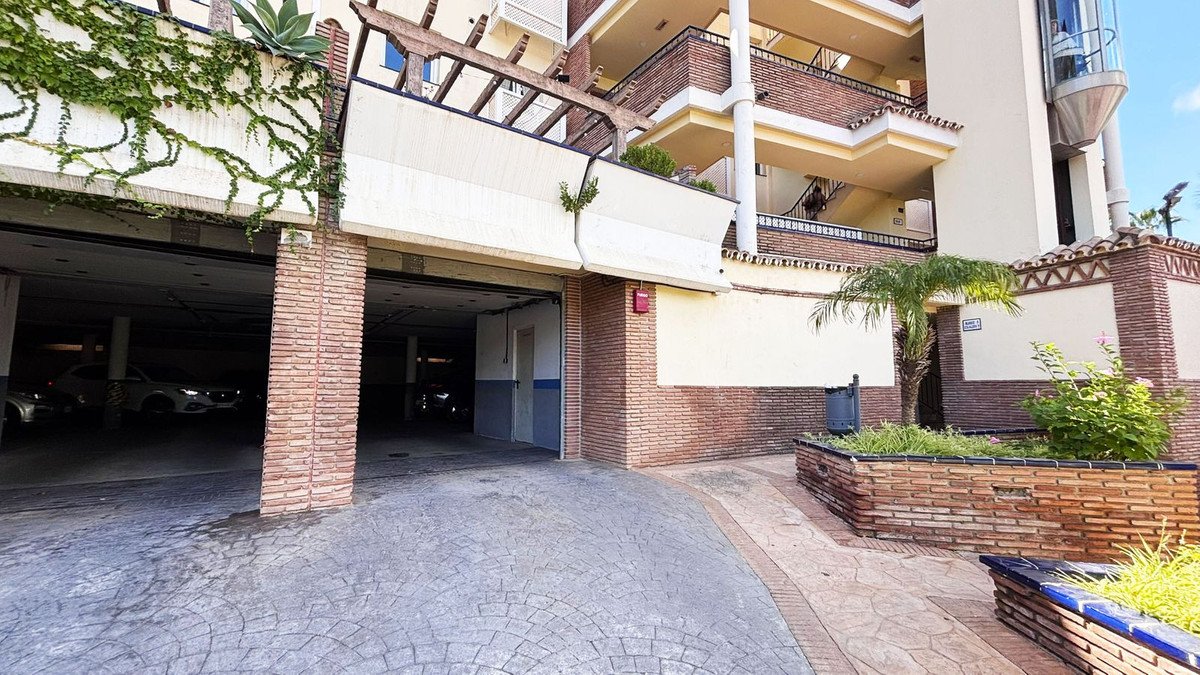 2 Bed Ground Floor Apartment in Riviera del Sol