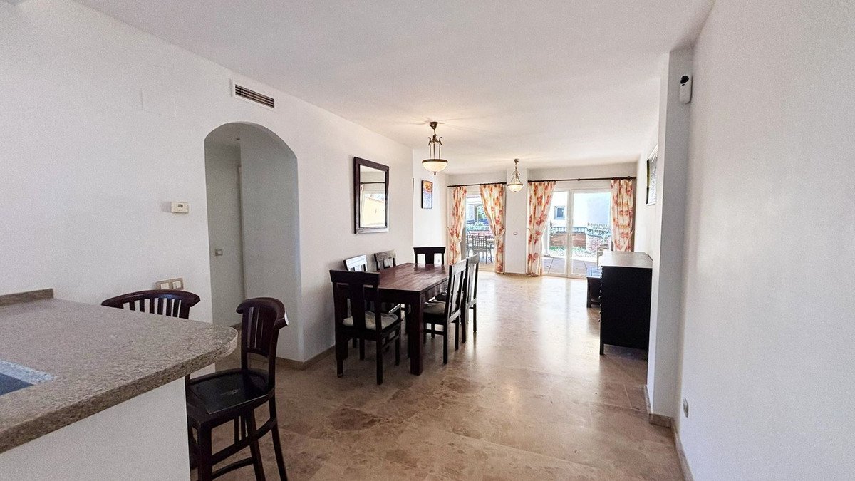 2 Bed Ground Floor Apartment in Riviera del Sol