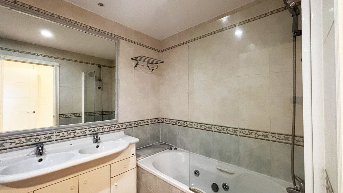 2 Bed Ground Floor Apartment in Riviera del Sol