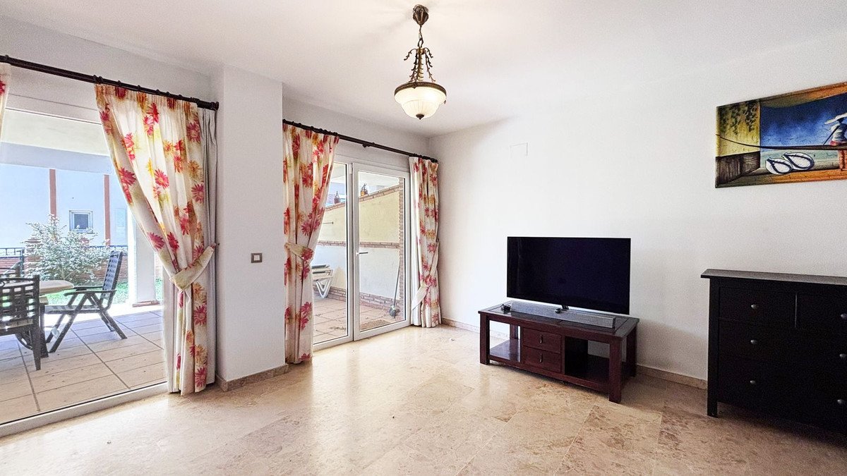 2 Bed Ground Floor Apartment in Riviera del Sol