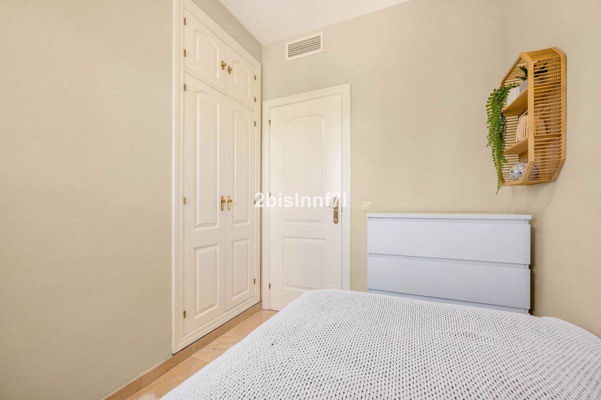 3 Bed Middle Floor Apartment in Nueva Andalucía