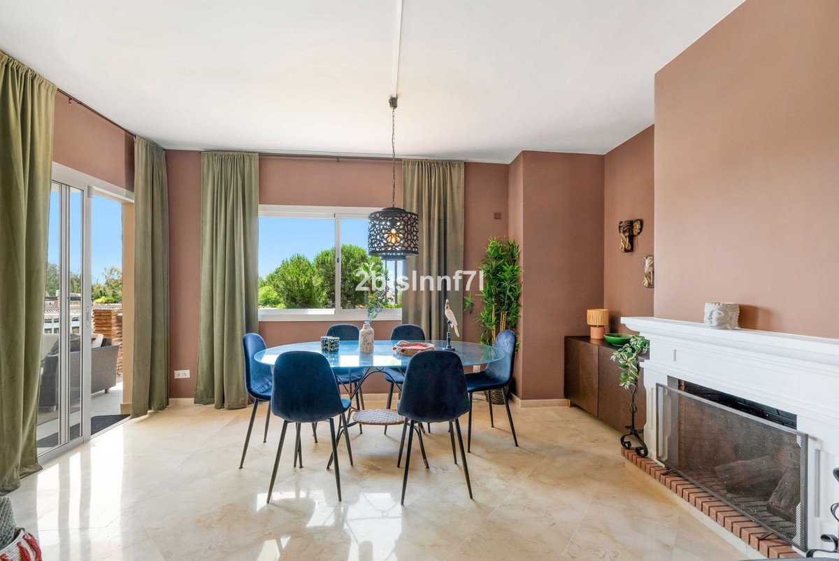 3 Bed Middle Floor Apartment in Nueva Andalucía