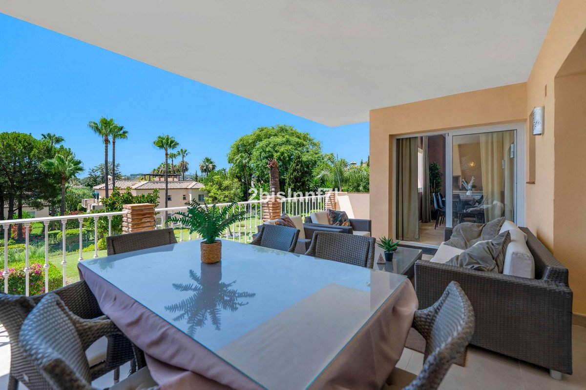 3 Bed Middle Floor Apartment in Nueva Andalucía