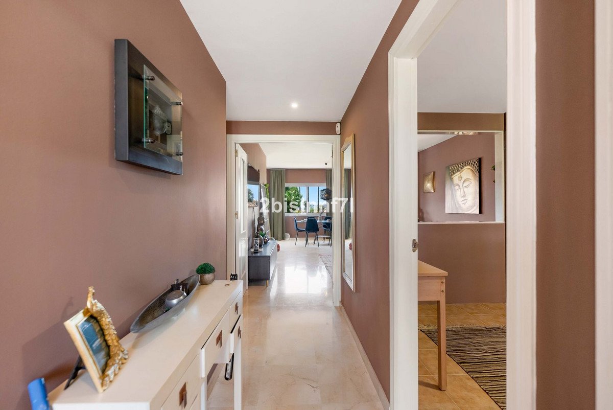 3 Bed Middle Floor Apartment in Nueva Andalucía