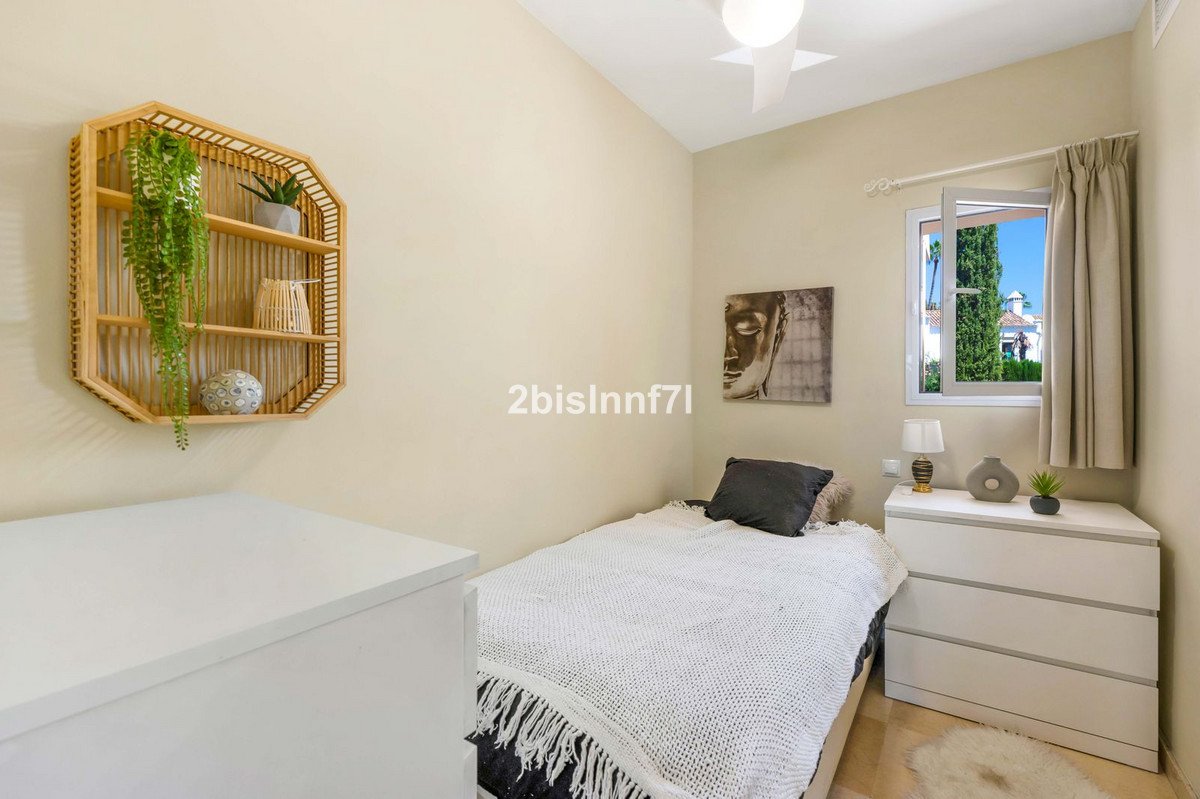 3 Bed Middle Floor Apartment in Nueva Andalucía