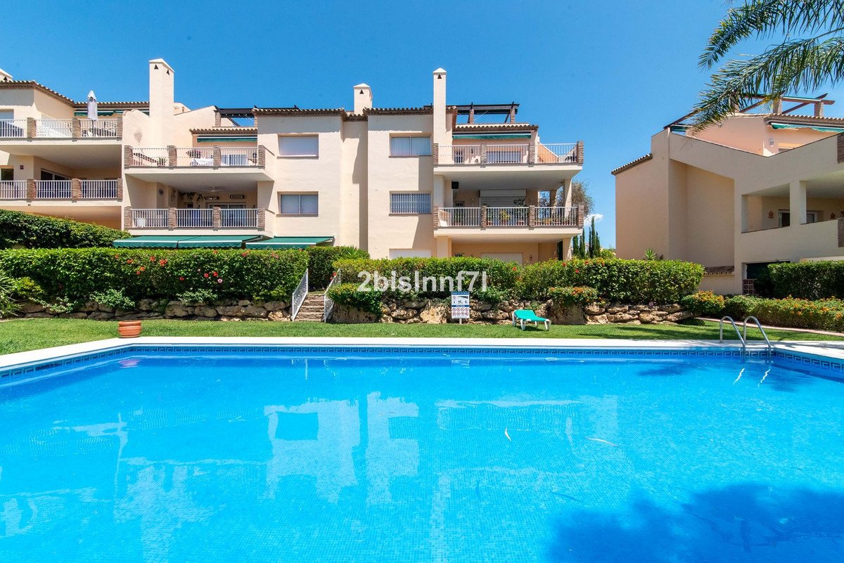 3 Bed Middle Floor Apartment in Nueva Andalucía