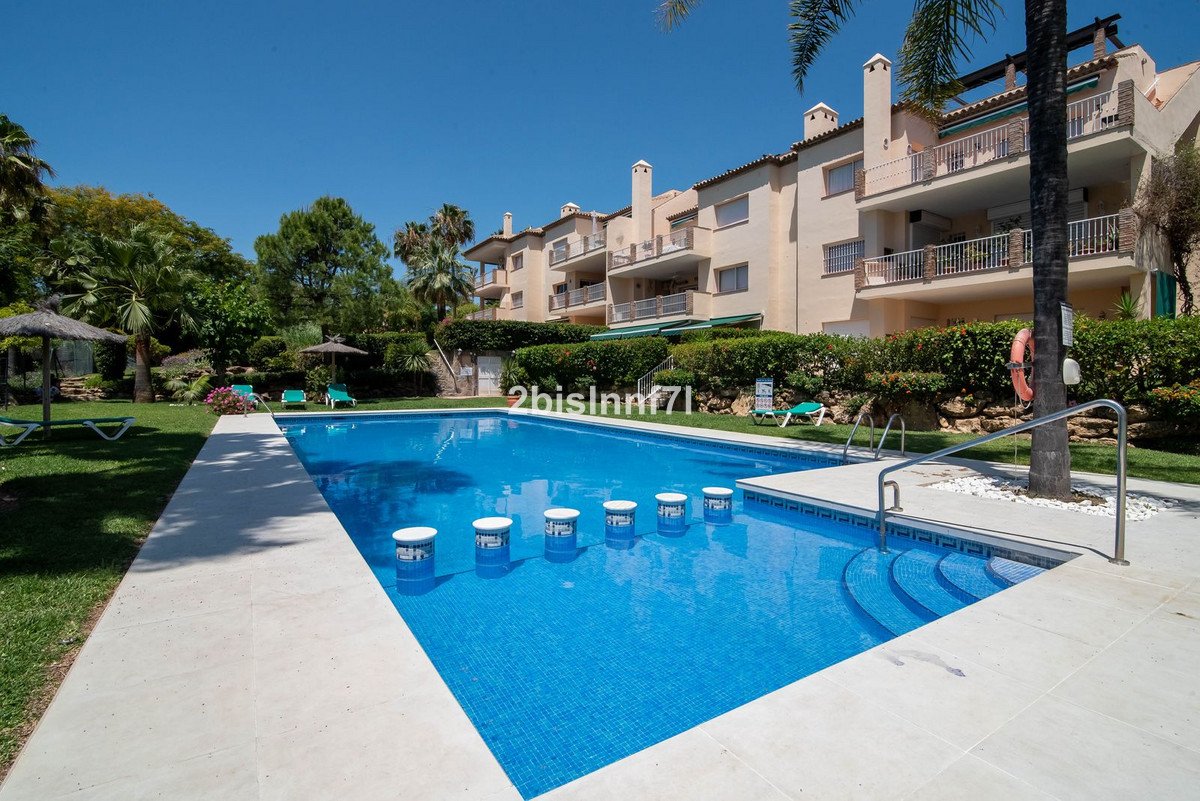 3 Bed Middle Floor Apartment in Nueva Andalucía