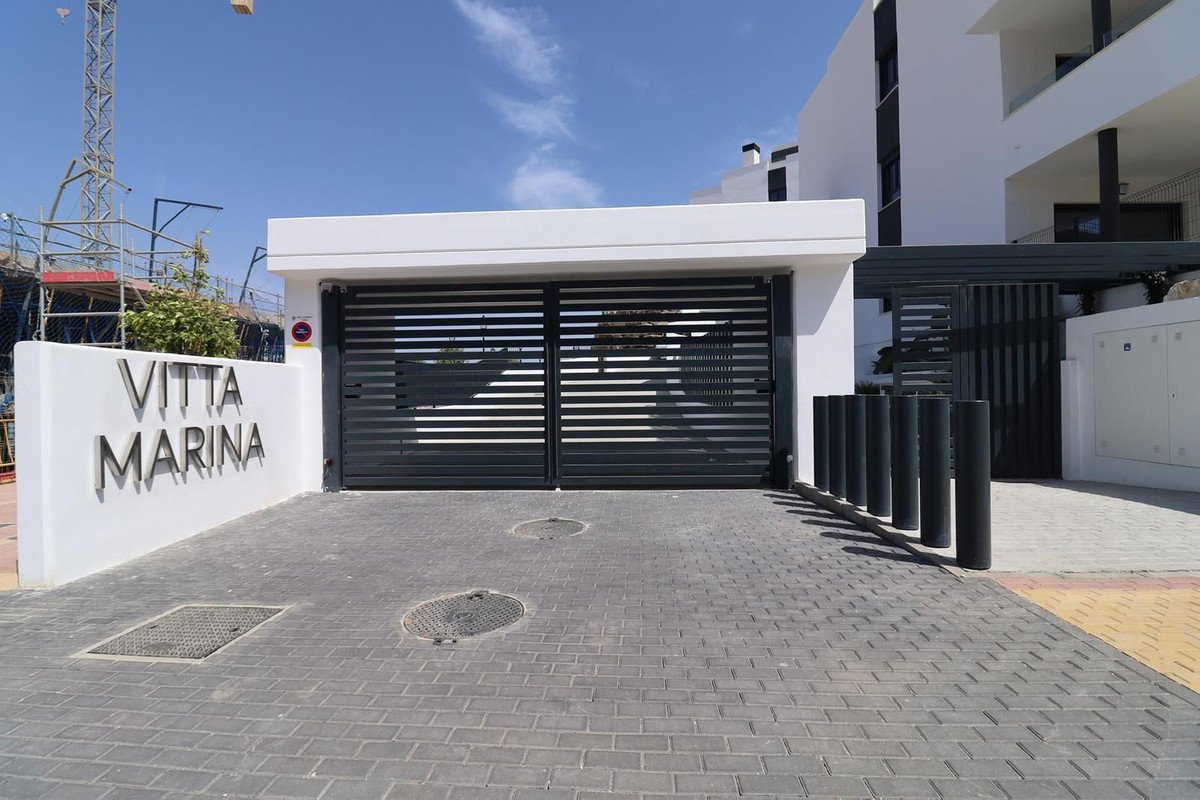 3 Bed Top Floor Apartment in El Chaparral