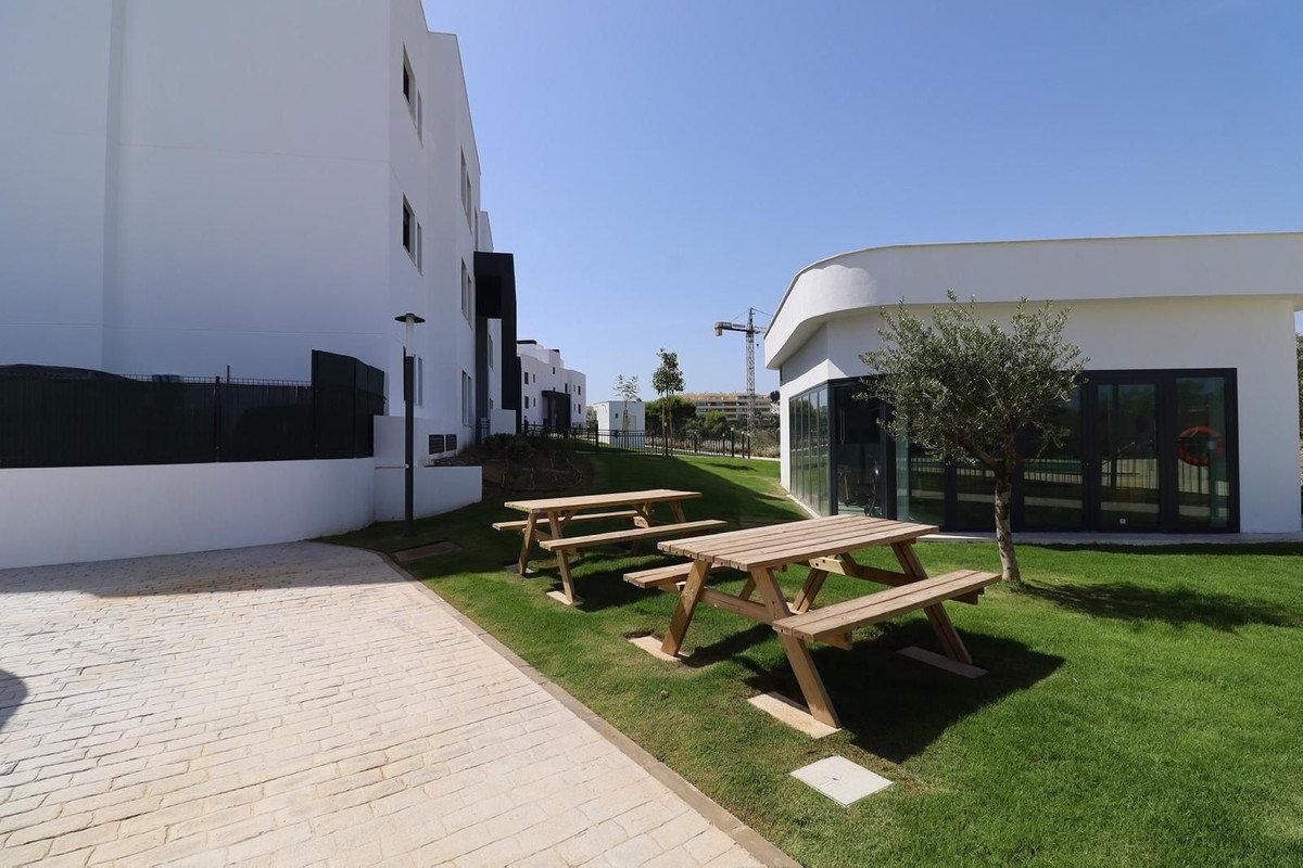 3 Bed Top Floor Apartment in El Chaparral