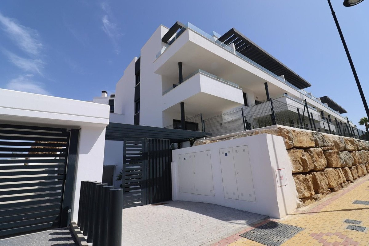 3 Bed Top Floor Apartment in El Chaparral