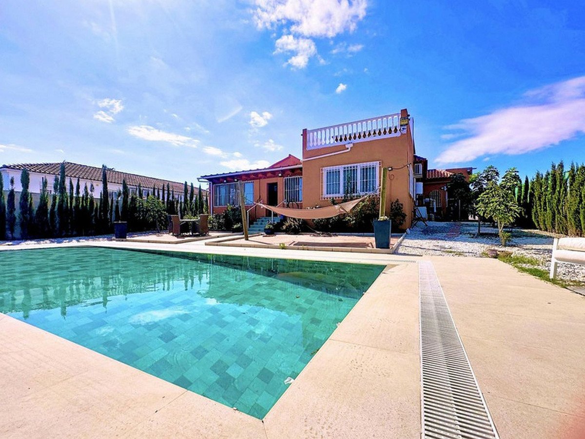 3 Bed Detached Villa in Estepona