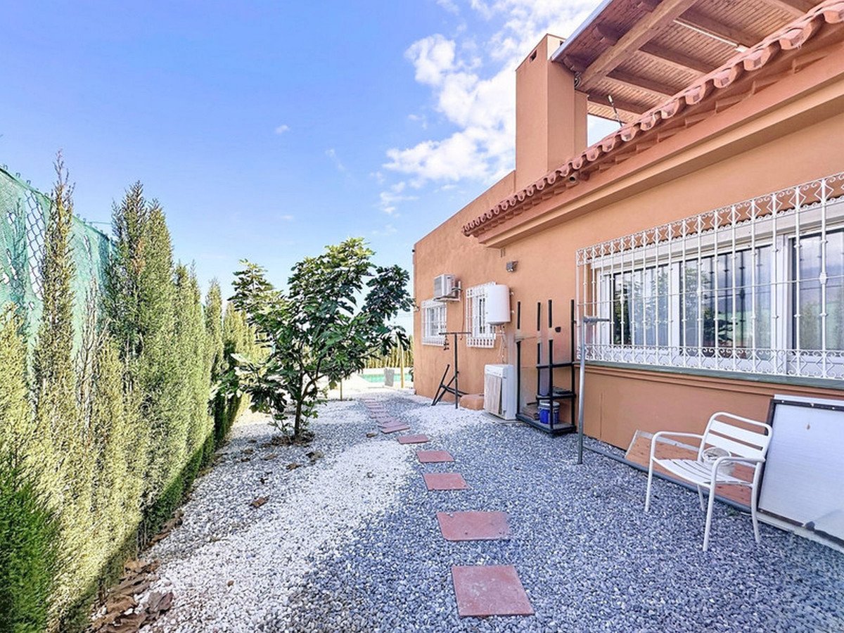 3 Bed Detached Villa in Estepona