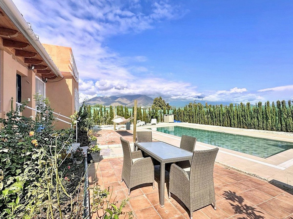 3 Bed Detached Villa in Estepona
