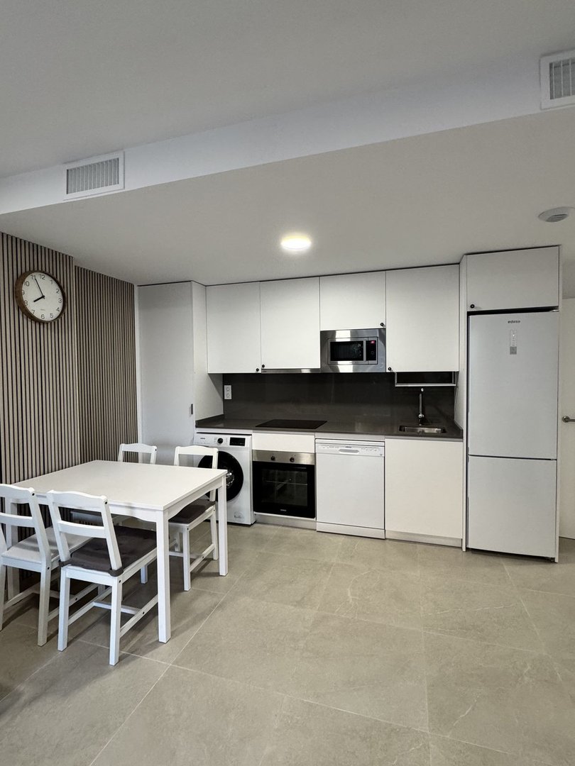 2 Bed Middle Floor Apartment in Estepona