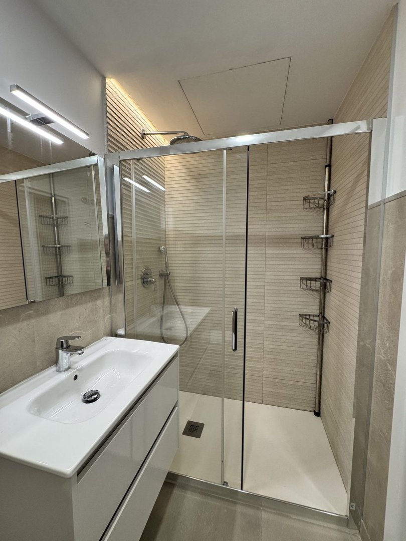 2 Bed Middle Floor Apartment in Estepona