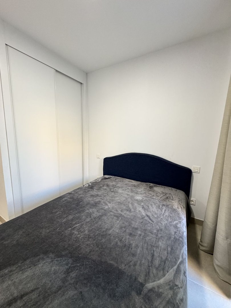 2 Bed Middle Floor Apartment in Estepona