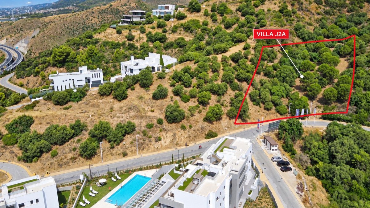 5 Bed New Development in Altos de los Monteros