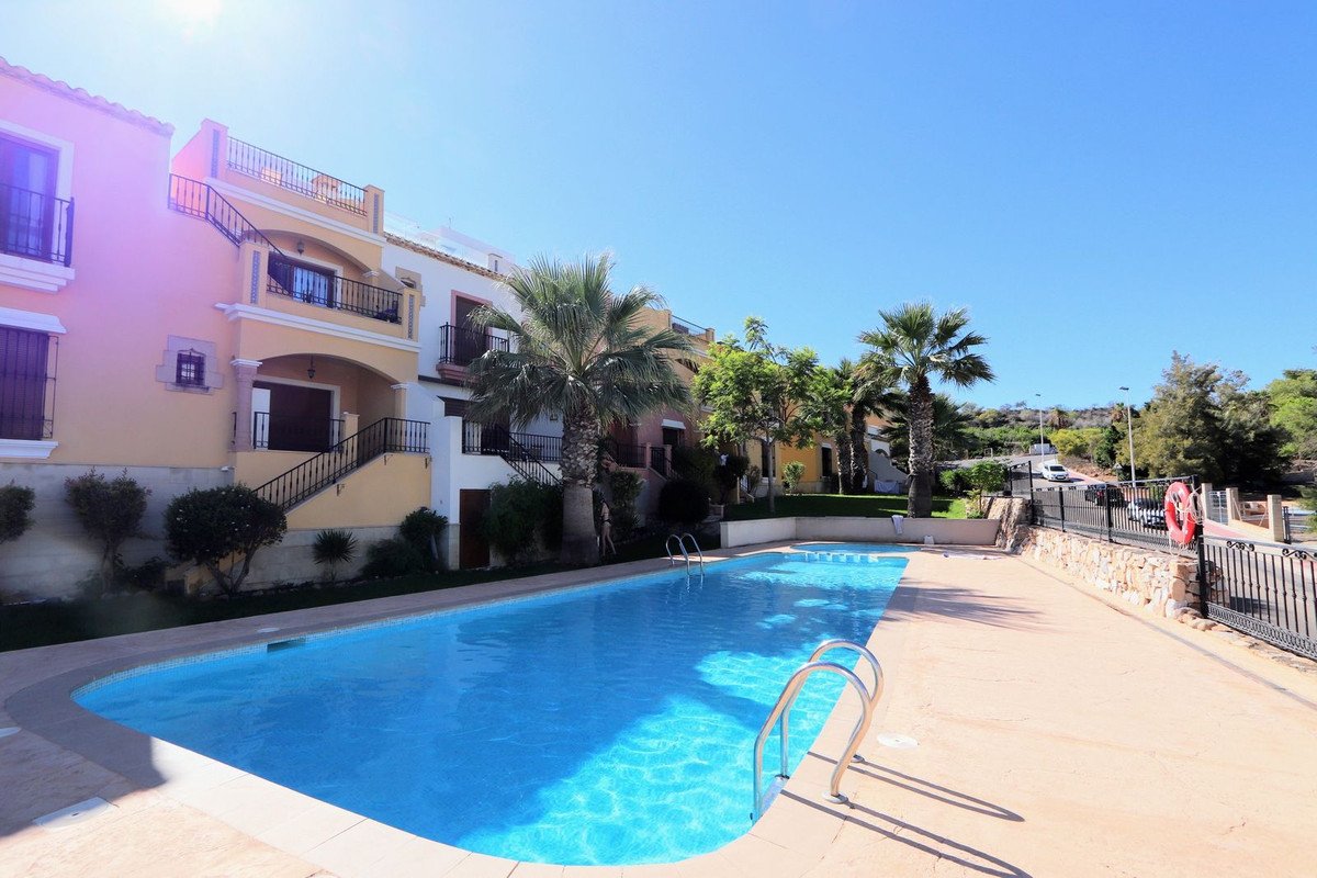 2 Bed Penthouse in Las Ramblas Golf