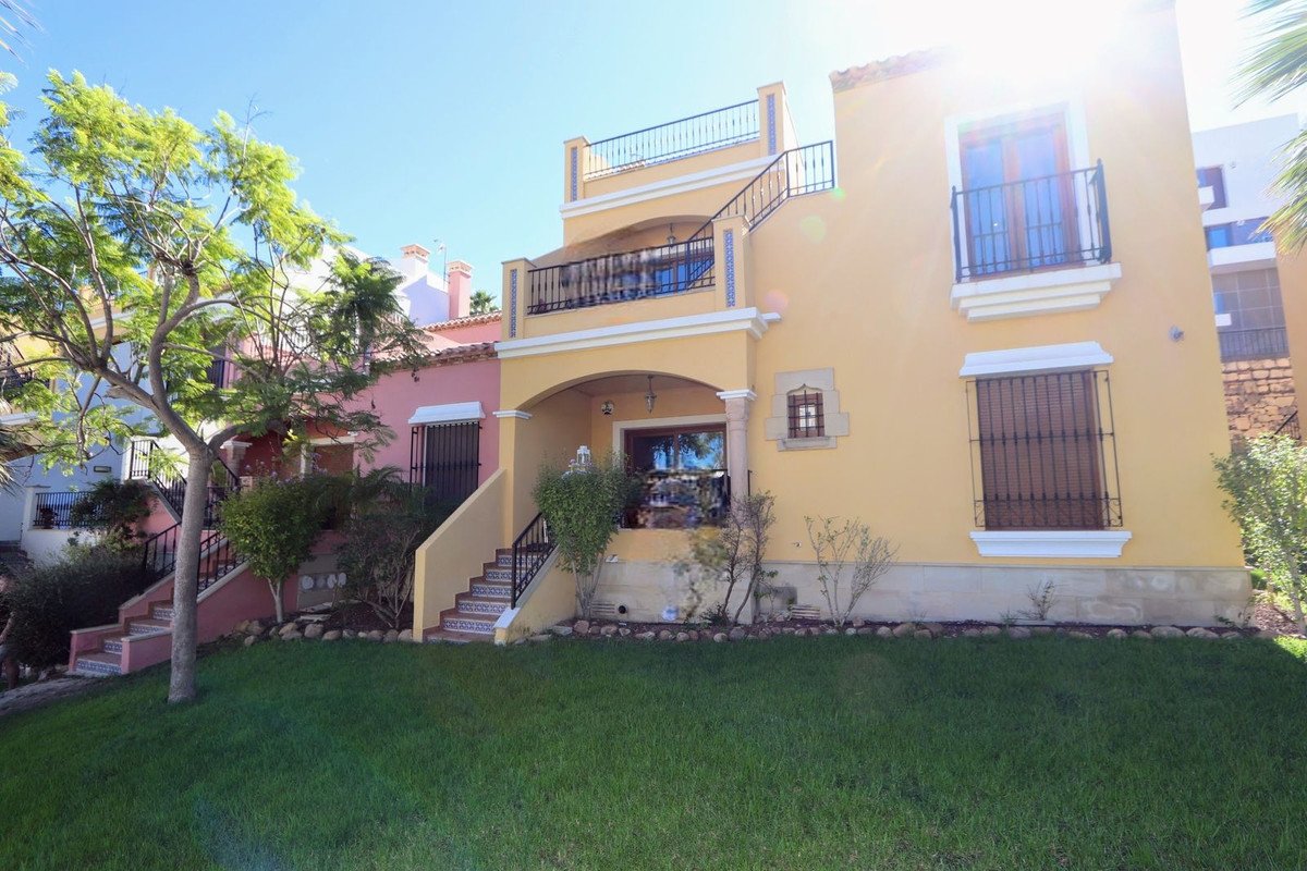 2 Bed Penthouse in Las Ramblas Golf