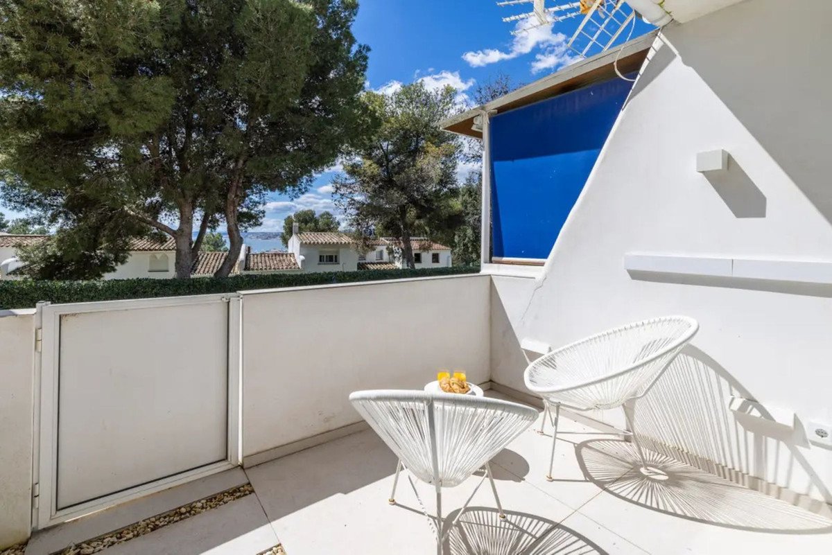 1 Bed Ground Floor Apartment in Estepona