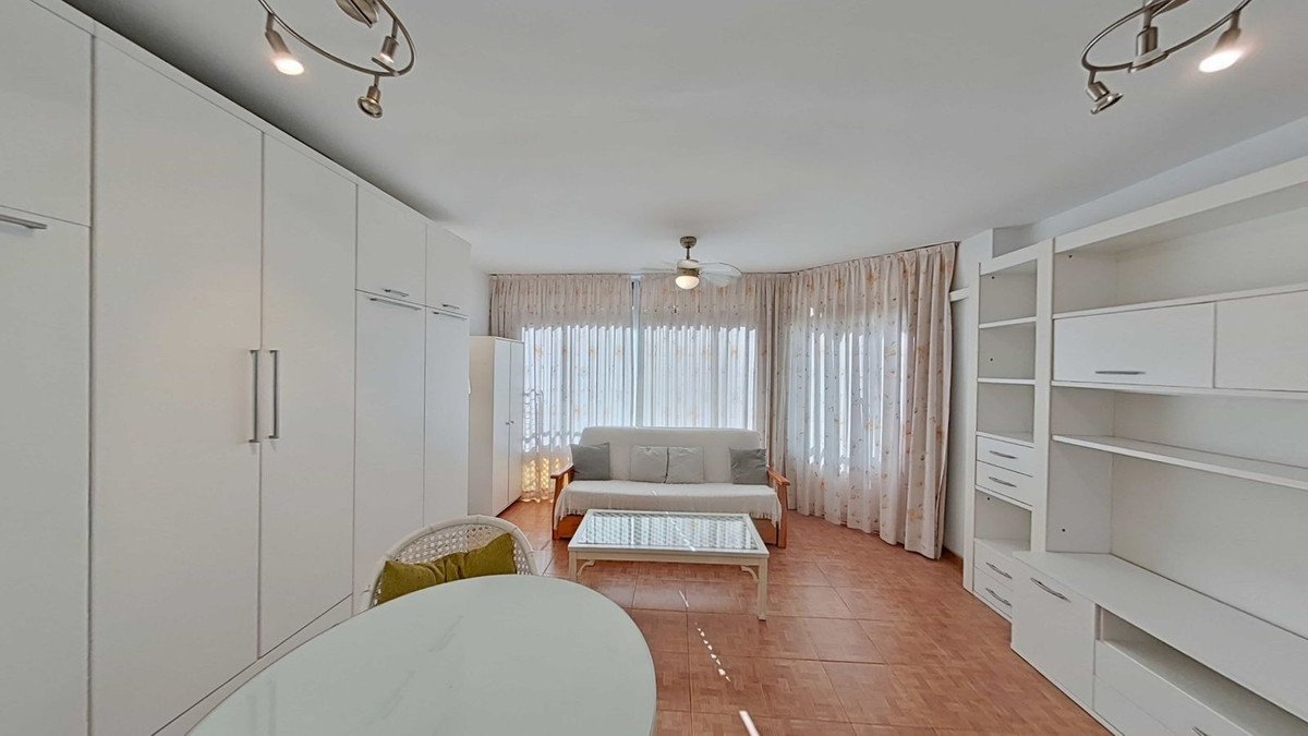 1 Bed Middle Floor Apartment in Marbella