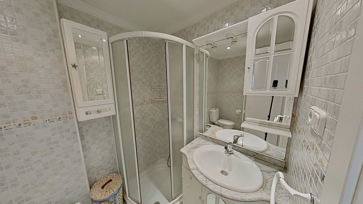 1 Bed Middle Floor Apartment in Marbella