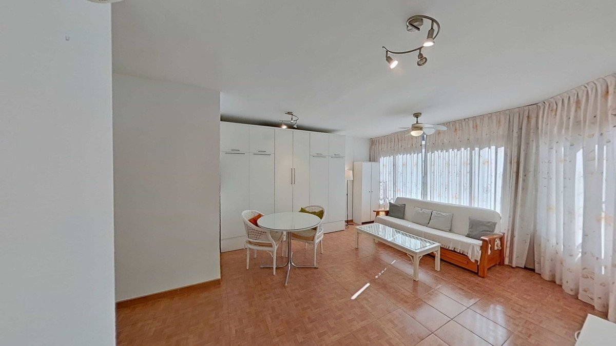 1 Bed Middle Floor Apartment in Marbella