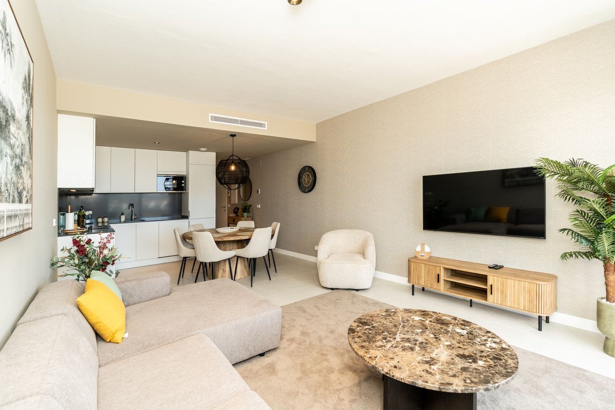 3 Bed Middle Floor Apartment in Mijas Costa