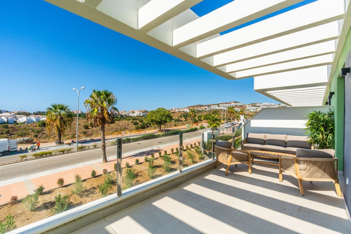 3 Bed Middle Floor Apartment in Mijas Costa